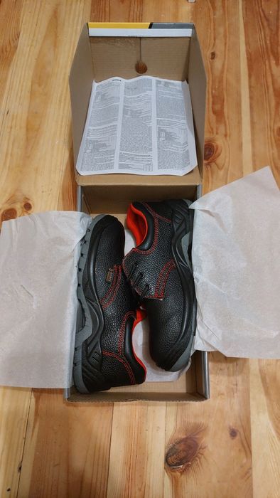 Ботинки рабочие 40 новые