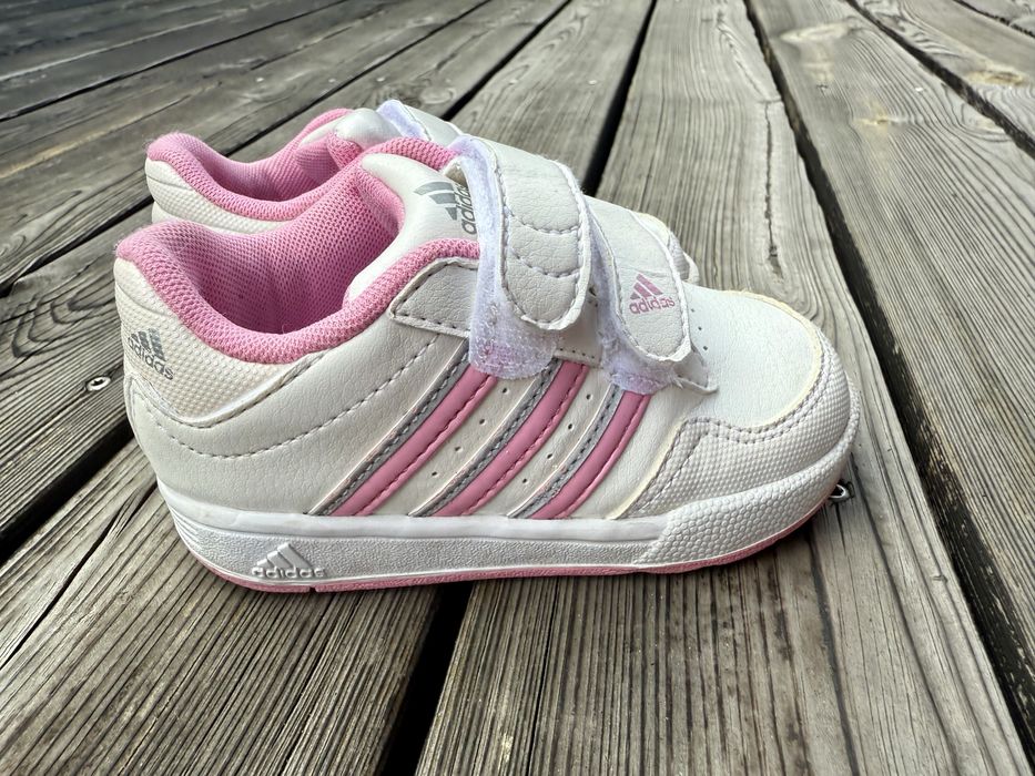 Buty Adidas na Rzepy dla Dziewczynki - Rozmiar 22
