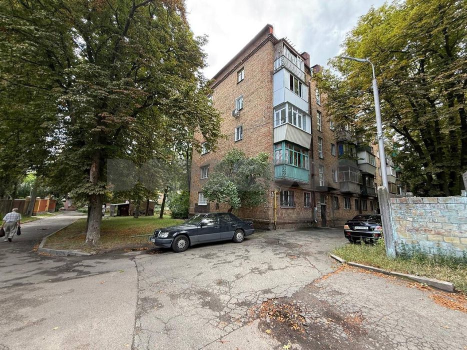 Продаж 3 кімн. кв-ри по вул. М. Безручко, 29, метро Нивки, Київ