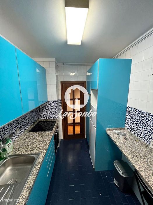 Apartamento T2, na zona da Rua Costa Cabral, junto ao Metro, dispon...