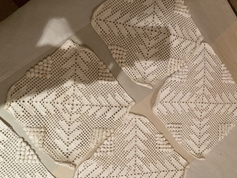 Renda: Quadrados de renda 0,25 x 0,25 cm