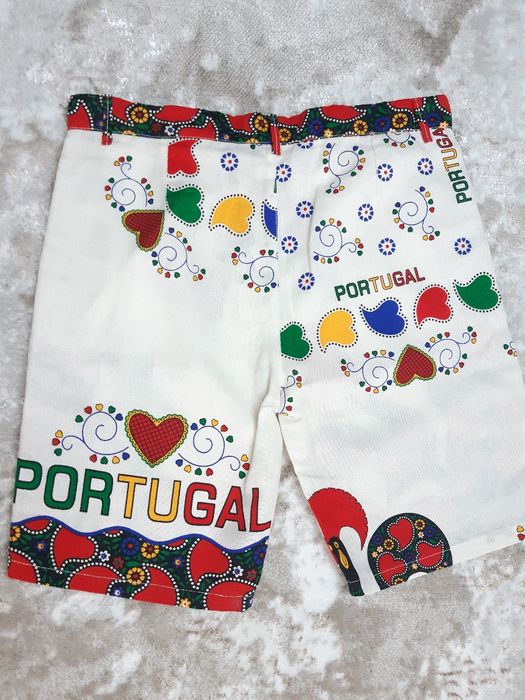 Calções com estampado típico de Portugal. Novos