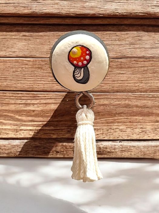 Ręcznie malowana drewniana gałka do mebli / gałka / grzybek / sztuka