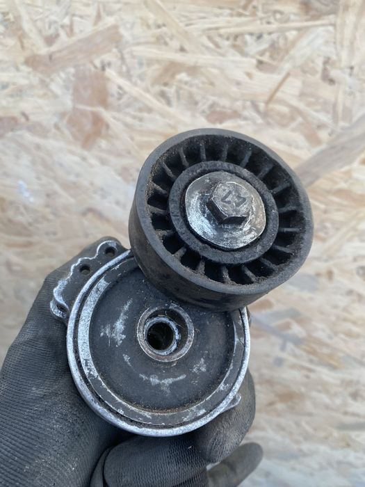 Натяжник із роліком. 2.0HDI Citroën, Peugeot.