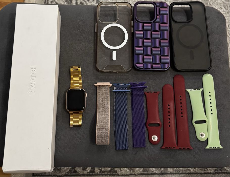 Смарт годинник Apple Watch SERIES 4 Gold Aluminum Case Pink  44MM