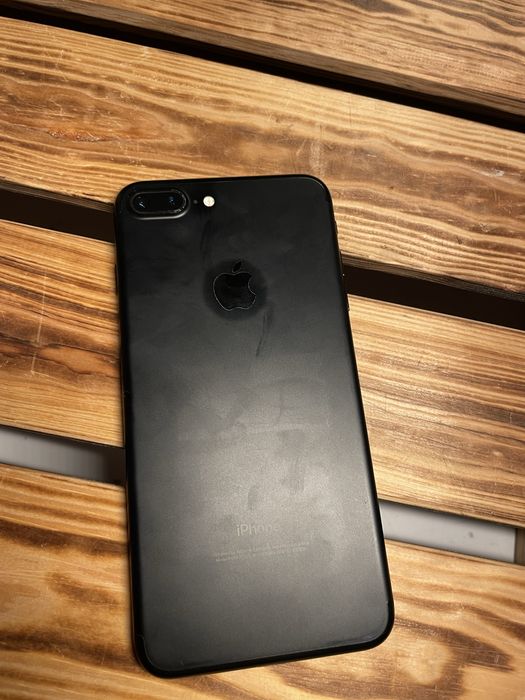 Iphone 7+ 32гб працює