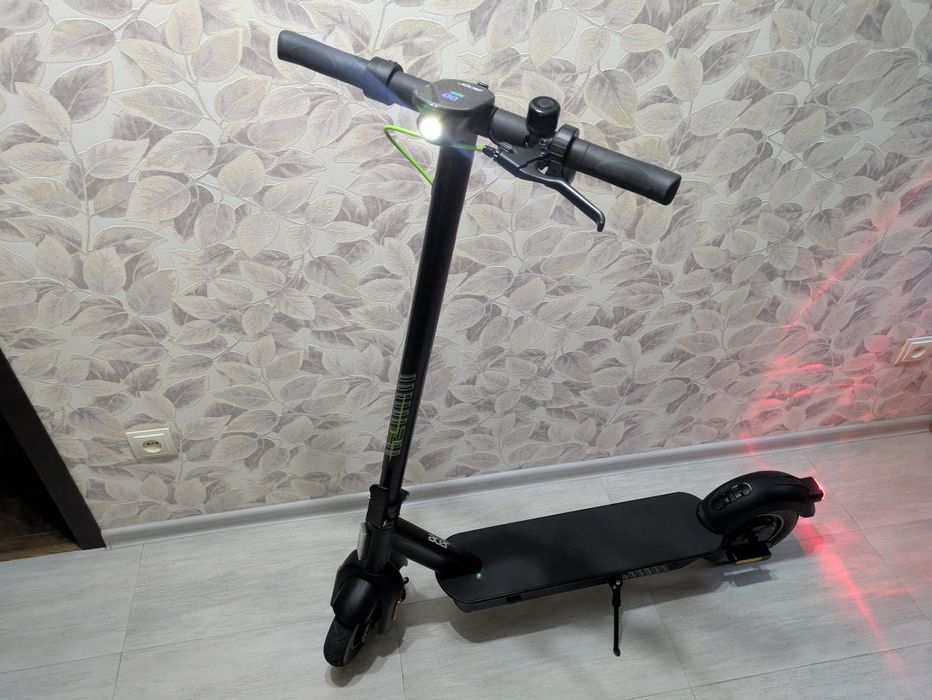 Електросамокат Acer Scooter 5 Advance AES025 (GP.ESC11.015)