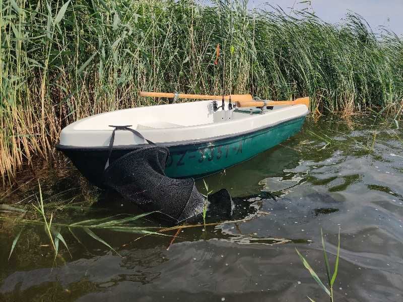 Łódź wędkarska / rekreacyjna 240 cm – laminat, niezatapialna, bardzo lekka + wiosła SZMAGLIŃSKI