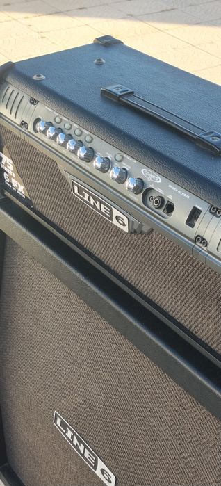 Amplificador de guitarra Line 6 Spider III HD75 com gabinete Line 6 Spider 4x12