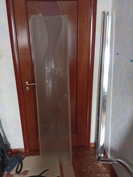 Продам стекла до душовой кабинки