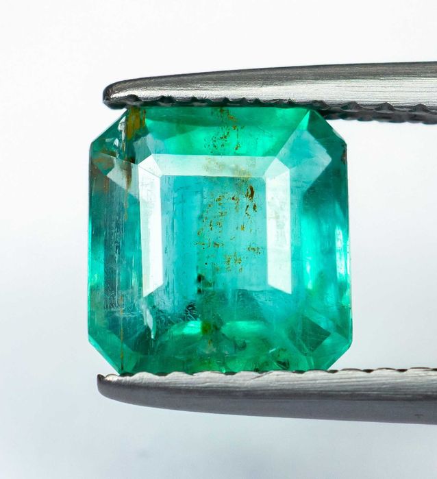 Esmeralda Natural 1.29ct - Certificado Gem Report Antwerp - Tratamento Mínimo (Minor Oil)
