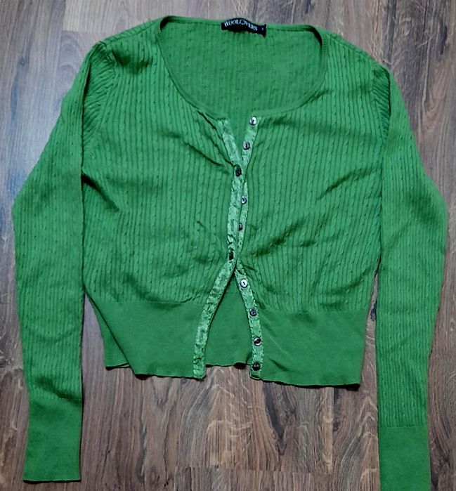 Zielony sweter damski
