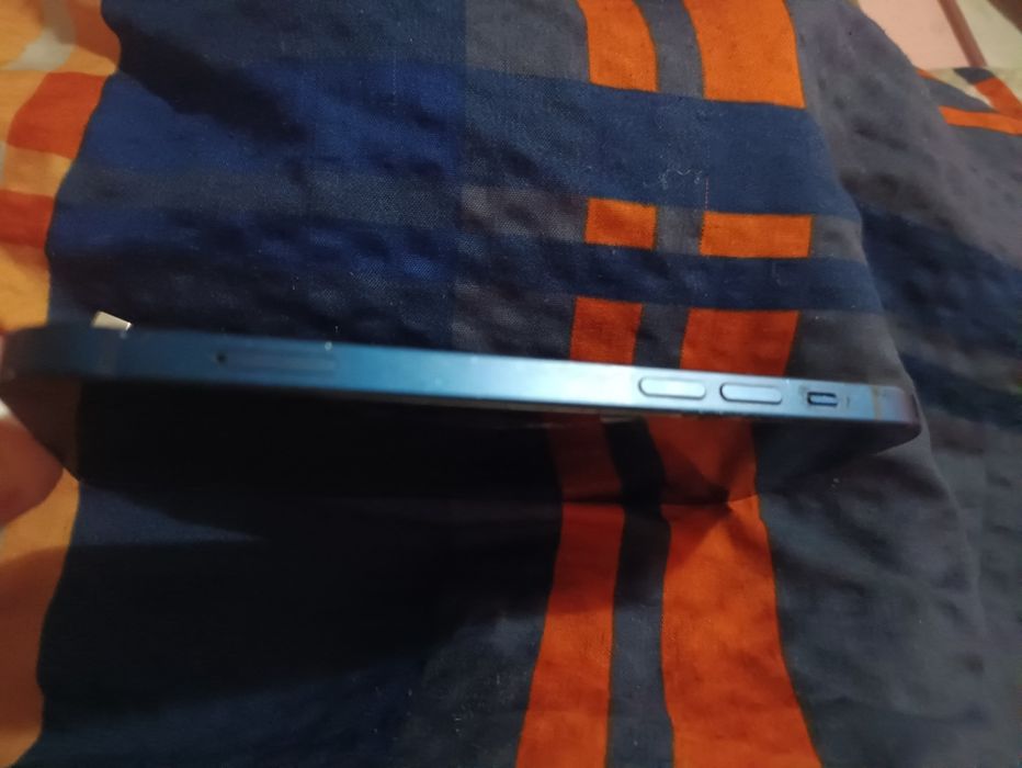 Apple iPhone 12 не вкл