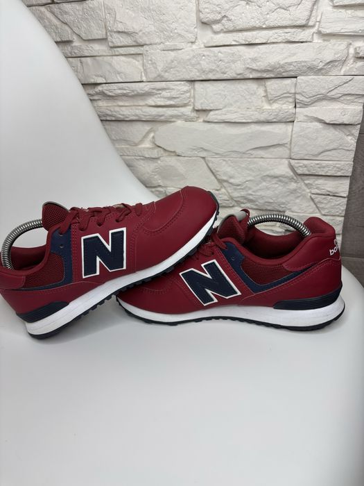 Оригінальні підліткові кросівки New Balance 574 38р сині /червоні