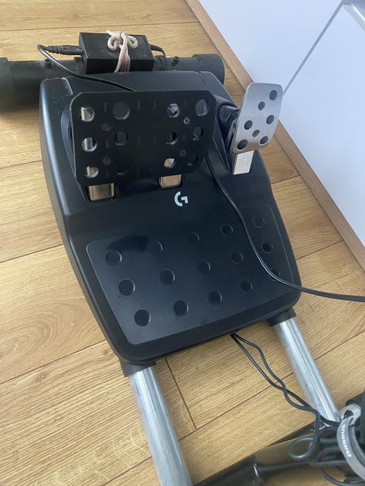 Кермо з педалями Logitech g923 з стійком