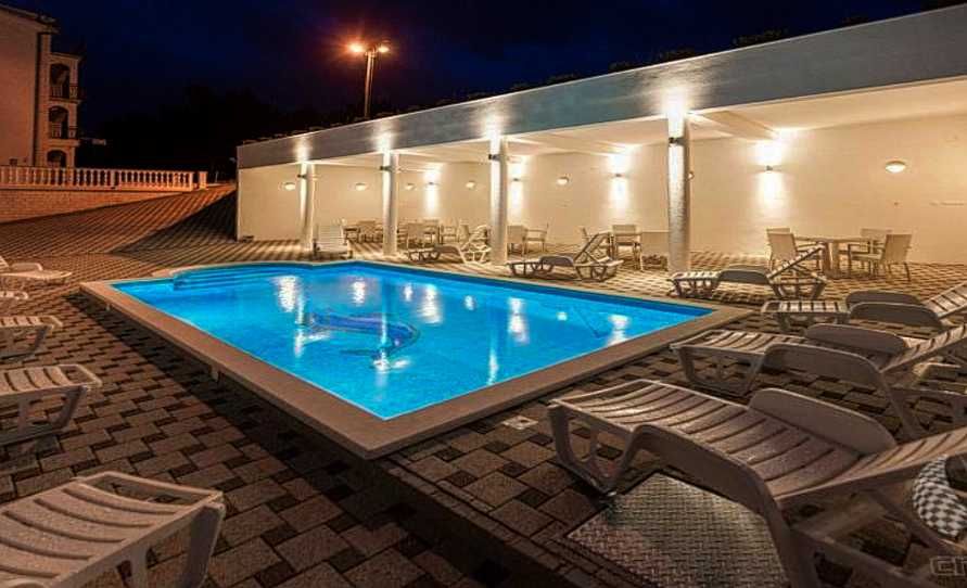 Apartament z basenem blisko plaży w Chorwacji