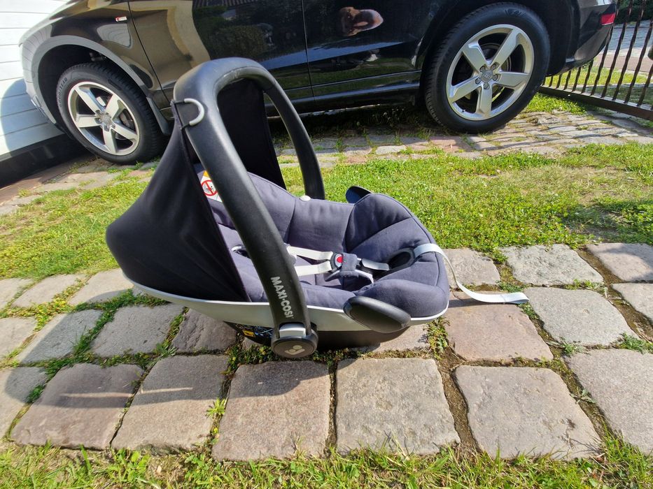 Fotelik samochodowy Maxi-Cosi Pebble Pro wraz z bazą