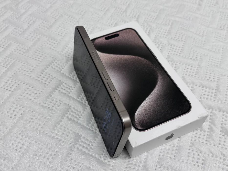 iPhone 15 Pro na 256GB, Natural