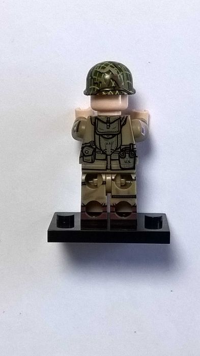 Figurka żołnierza amerykańskiego 4 strony nadruk WW2 komp. z Lego