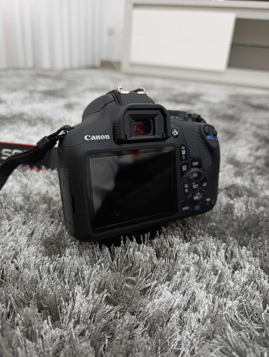 Câmera Canon EOS 2000D + kit