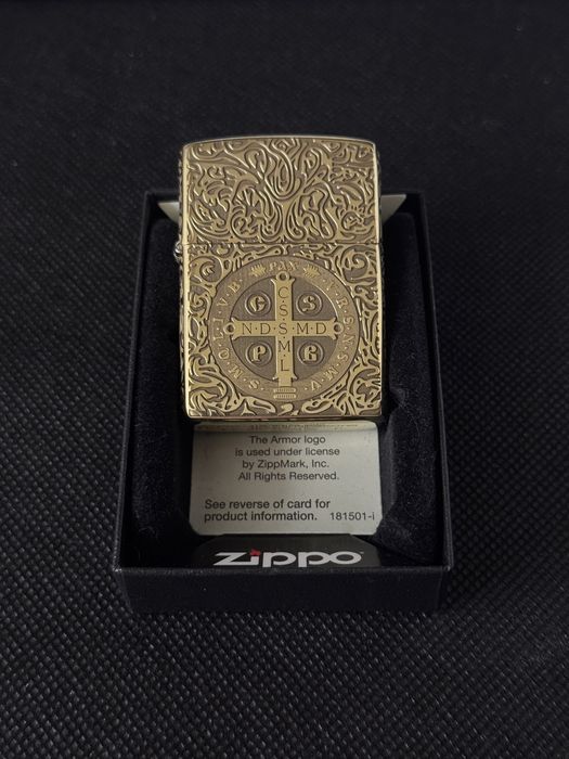 Нова оригінальна запальничка Zippo Constantine Armor Brass