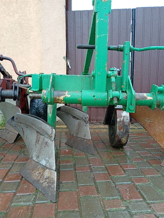 Продам плуги 2по30 3по30-2по30-4по30-4по25-5по25-2по25-3по25