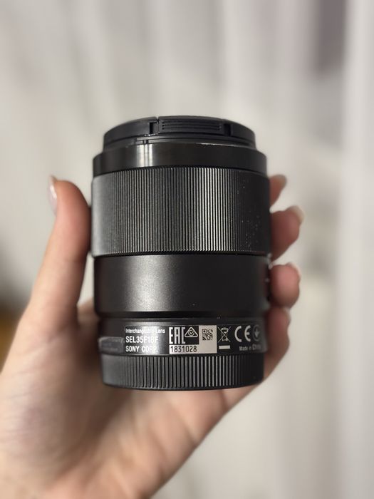 Обʼєктив sony FE 1.8 35mm