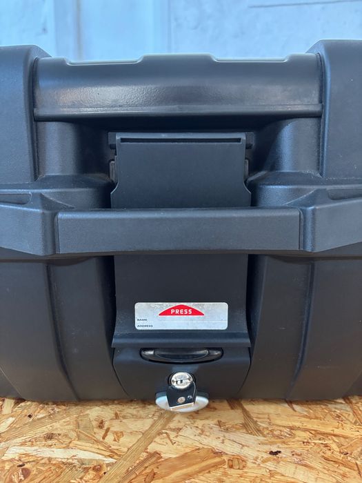 Top Case GIVI Trekker 52 com Suporte