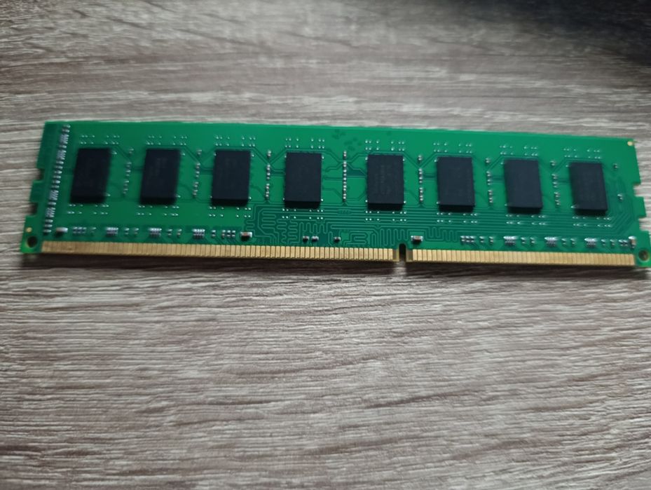 Оперативна памʼять DDR3 8GB 1600 MHz