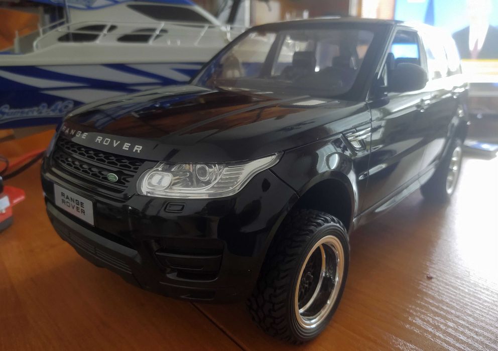 karoseria Nowa Kompletna Range Rover Evoque 1:10 MST CFX