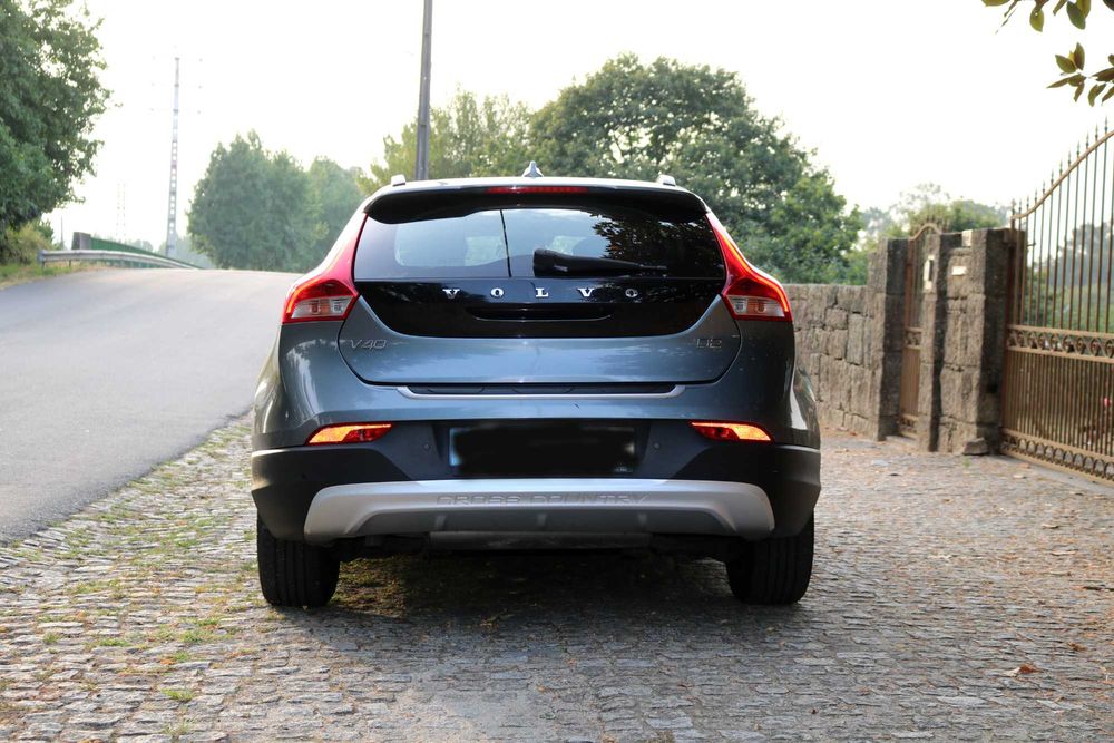 Volvo V40 Cross Country 2.0 D2 – Novembro 2016