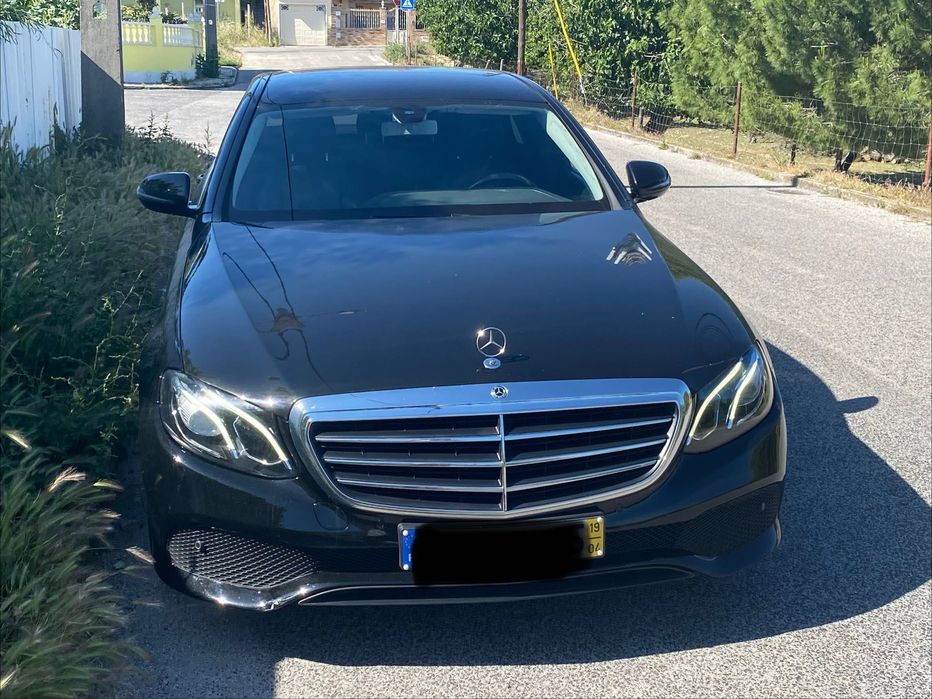 Veículo Mercedes E220