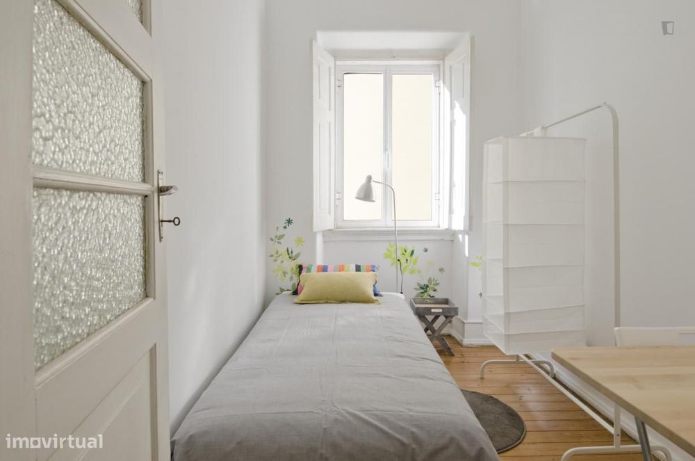 Quarto - localizado em Arroios Lisbon