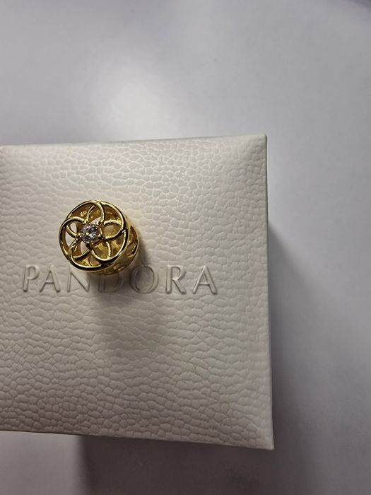 Charms do bransoletki