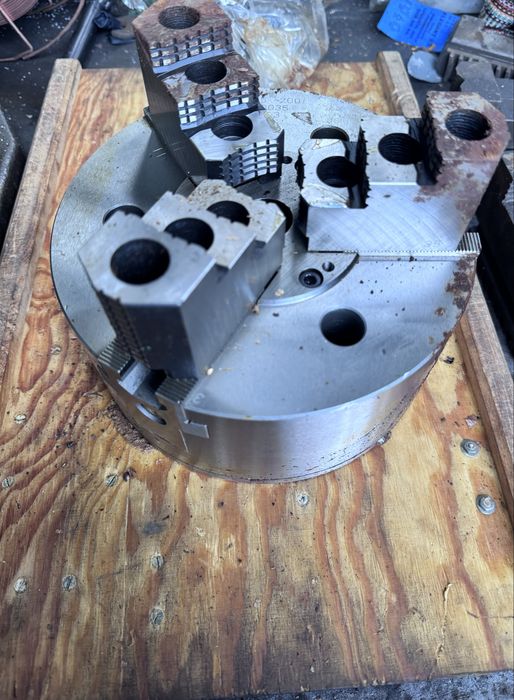 Uchwyt tokarski hydrauliczny 2405 -200 Bizon