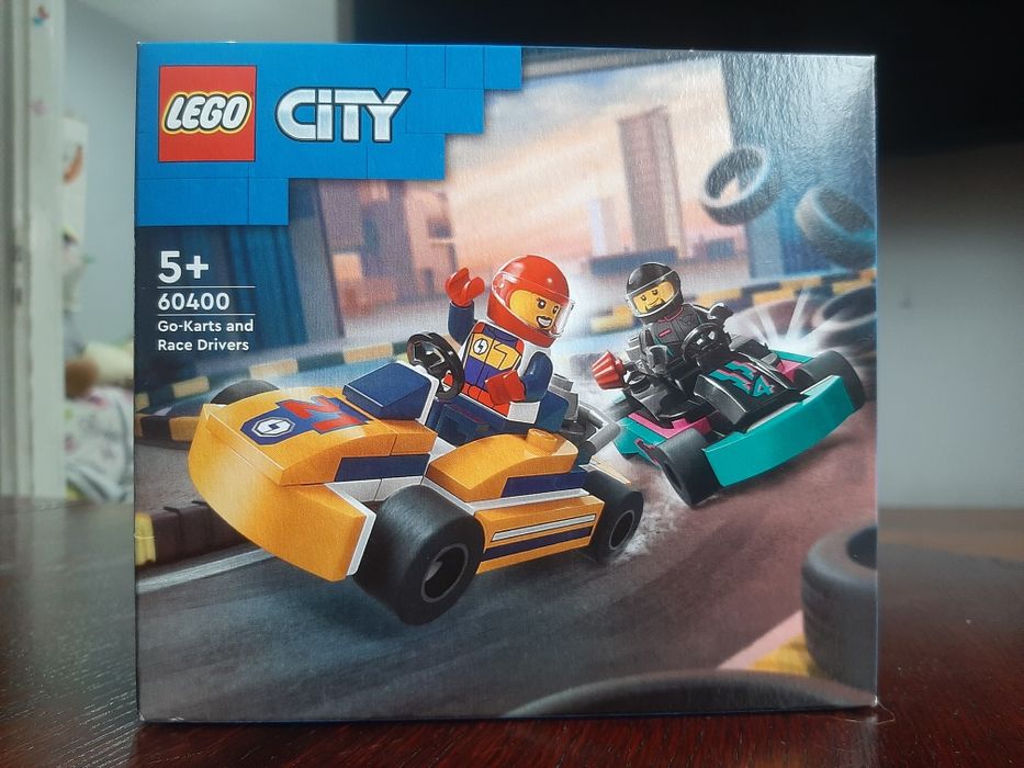 LEGO® 60400 City - Gokarty i kierowcy wyścigowi
