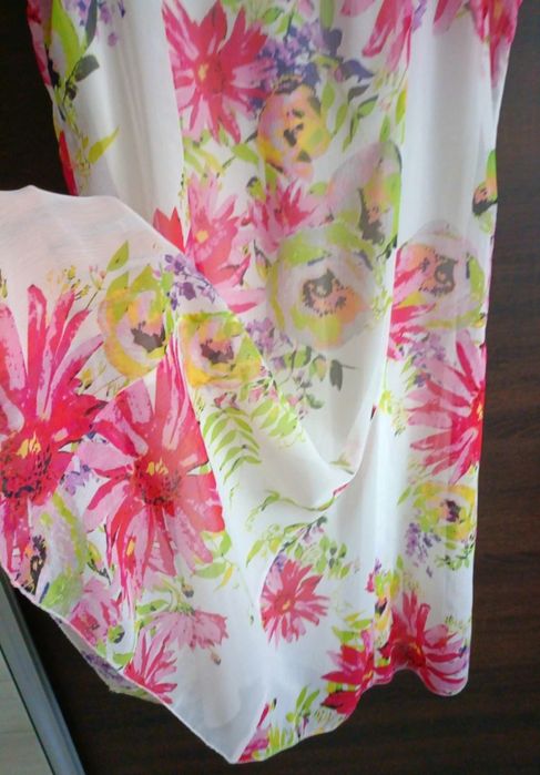 Zwiewna letnia sukienka rozmiar S