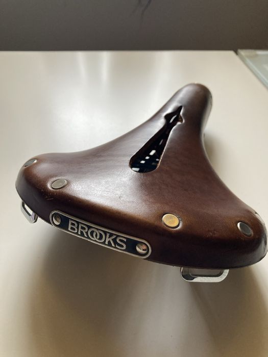 Selim Brooks B17 Carved Short