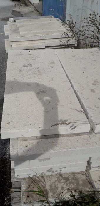 Lages grandes em pedra acabamento antigo ( 3 cm de espessura )
