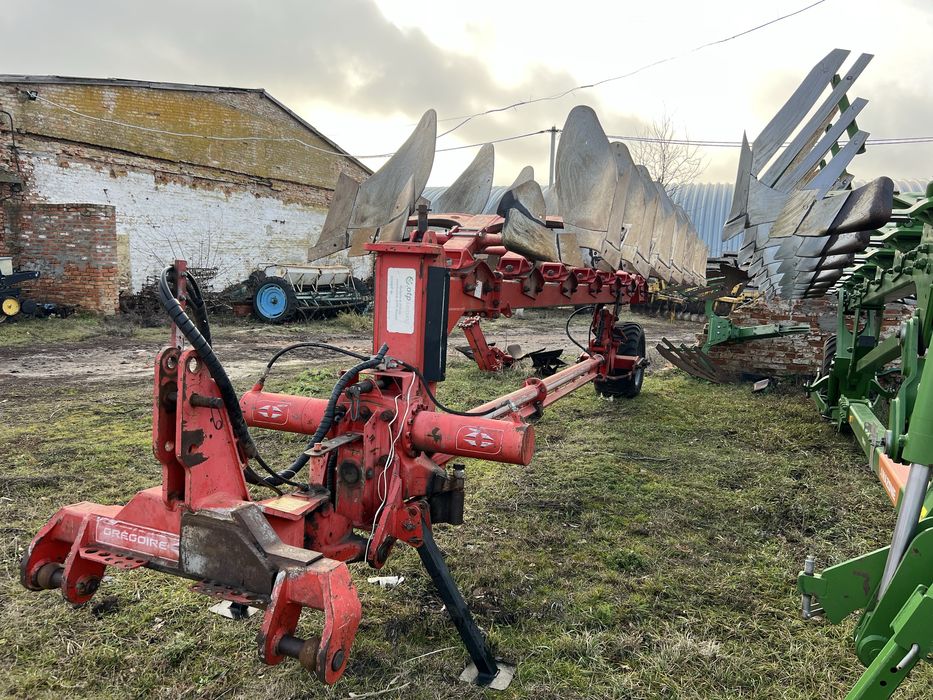 Продам плуг Gregoire Besson SPB9 2011