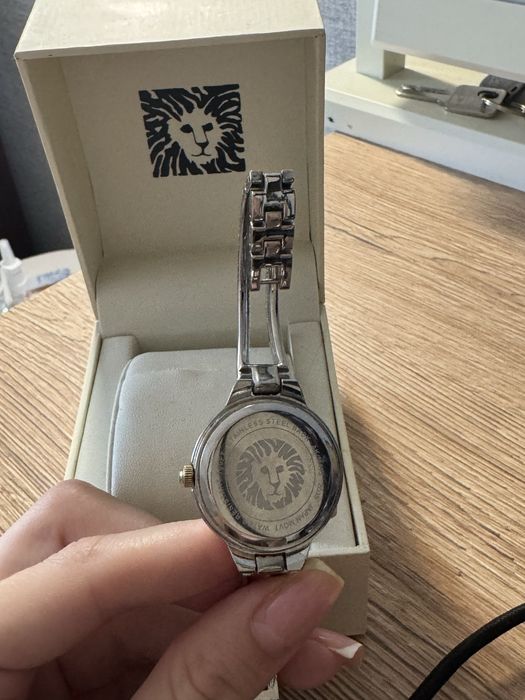 Часы Anne Klein