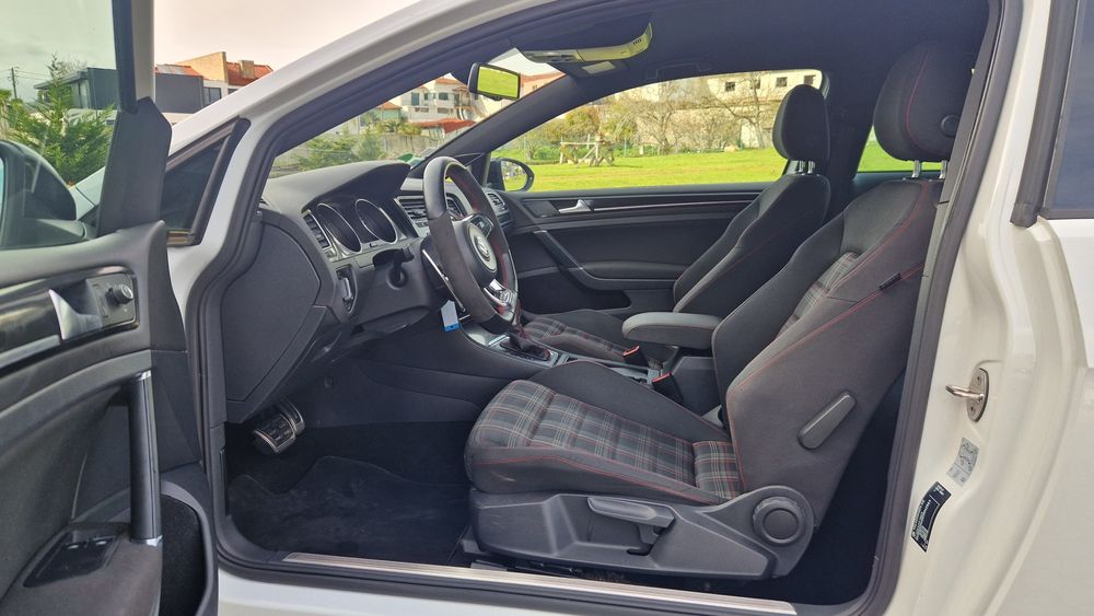 VW Golf 7 2.0 GTI DSG PERFORMANCE 230cv