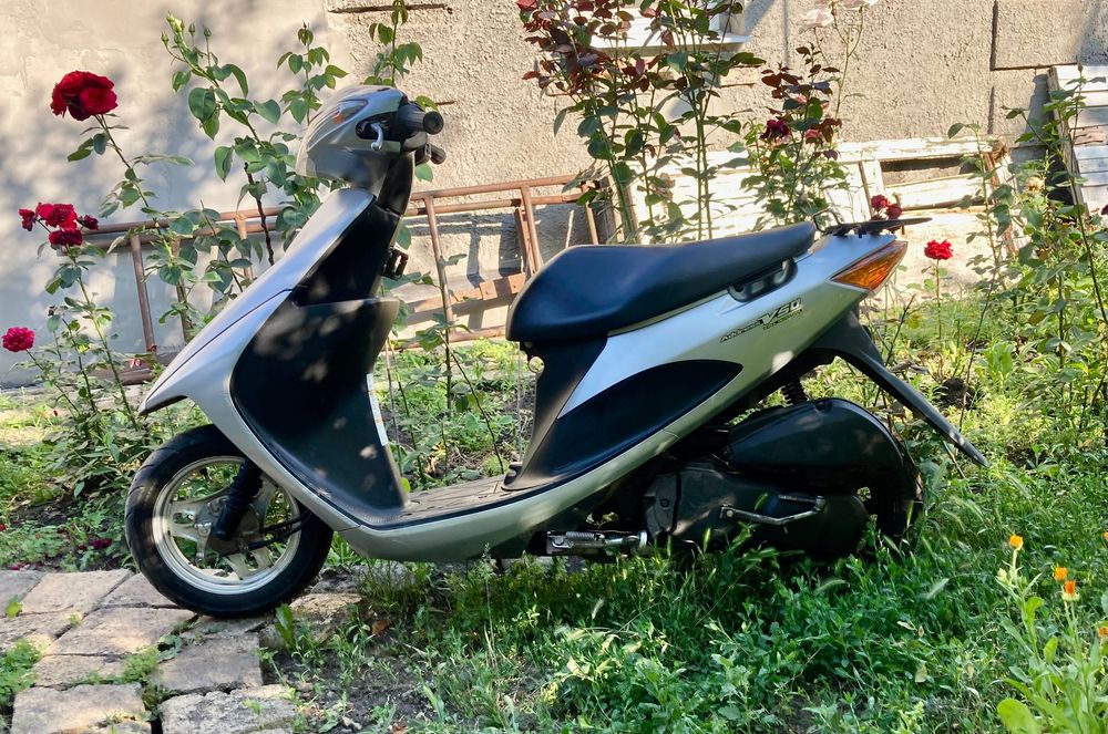 Suzuki Adress V50 4T.