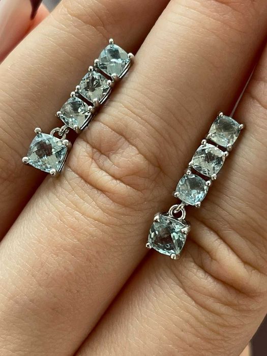 Серьги с небесно-голубым топазом  5х5мм из серебра 925