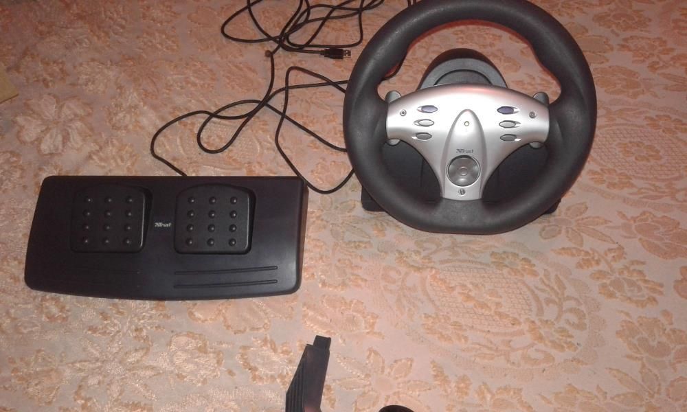 Steering Wheel + Pedals for PC - Semi-new64284590972801121