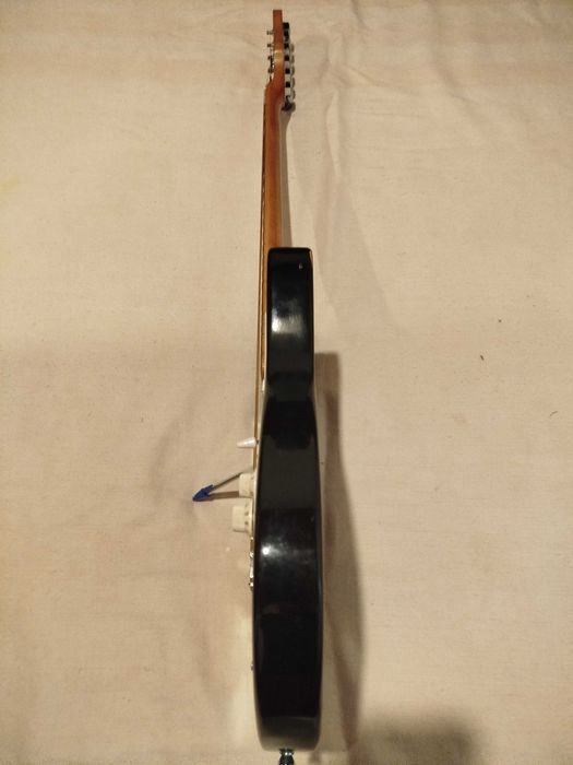 Guitarra elétrica Behringer