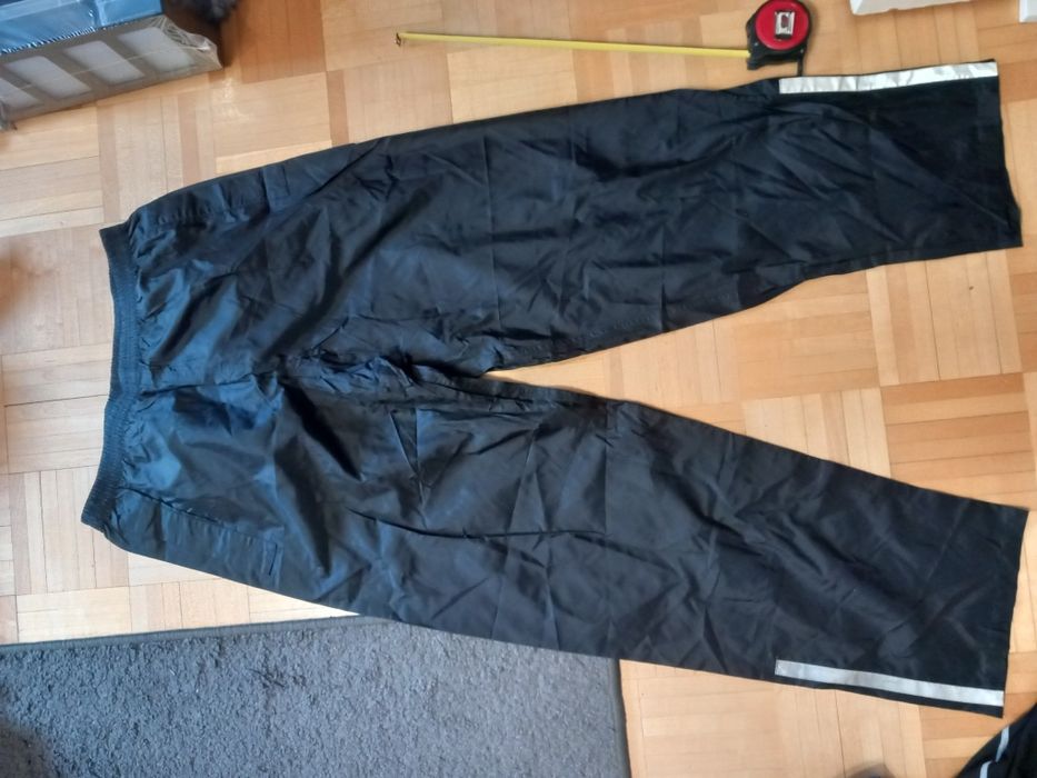 Spodnie męskie cienkie lekkie przeciwdeszczowe rozm.L