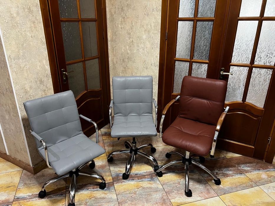 Перетяжка, ремонт меблів у Чернівцях Дивани, крісла, куточки як нові!