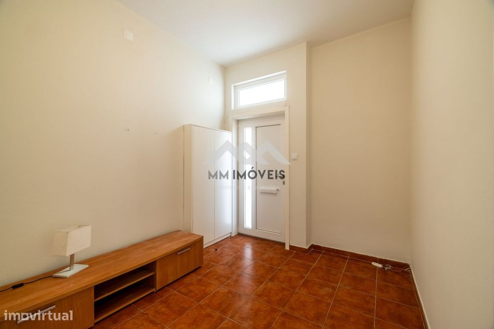 Andar de Moradia |  Rio Tinto | Garagem | Logradouro