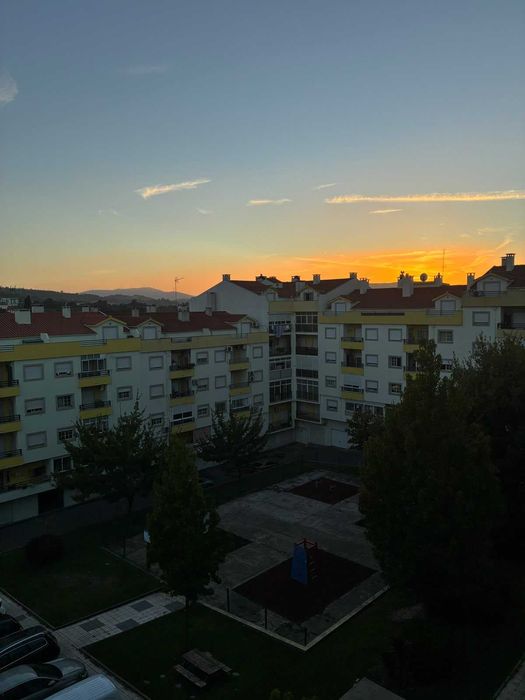 APARTAMENTO T4 DUPLEX 246m2 Zona Moderna Fundão